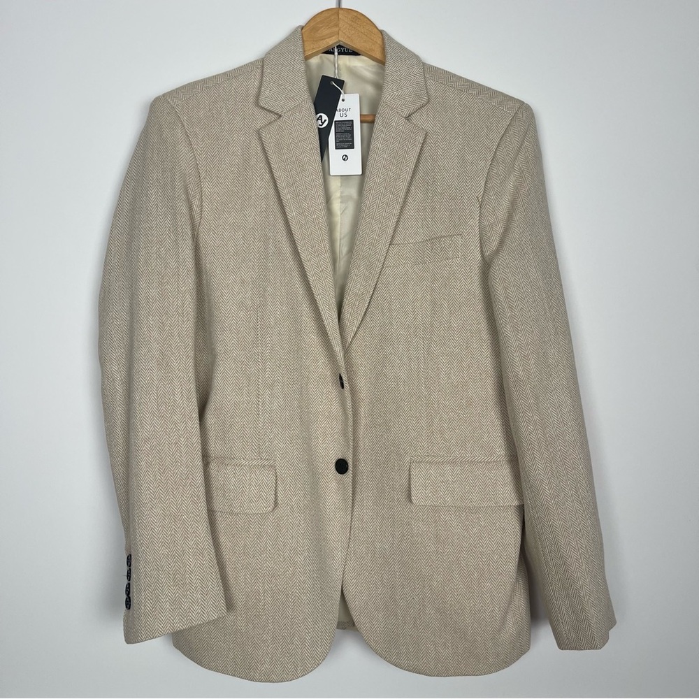 Classic Beige Men's Blazer with Mini Chevron Detail - NEVER WORN